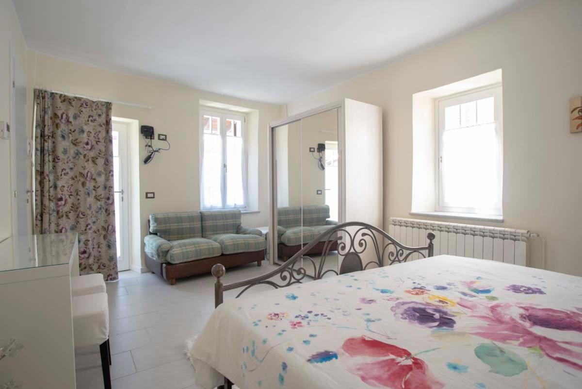Вілла Casa Mia Castelveccana Екстер'єр фото